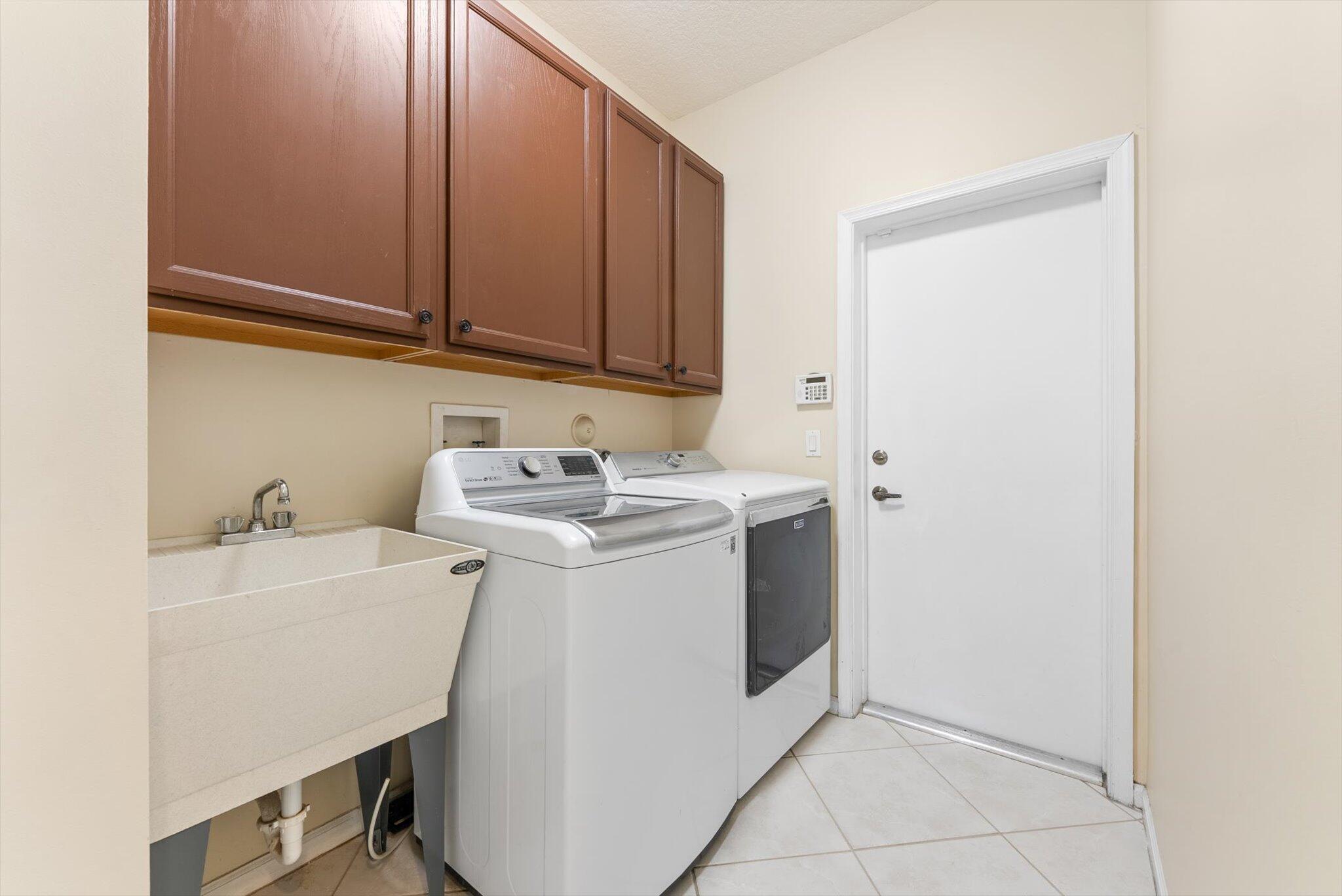 BOCA FALLS PAR Q - Residential Lease