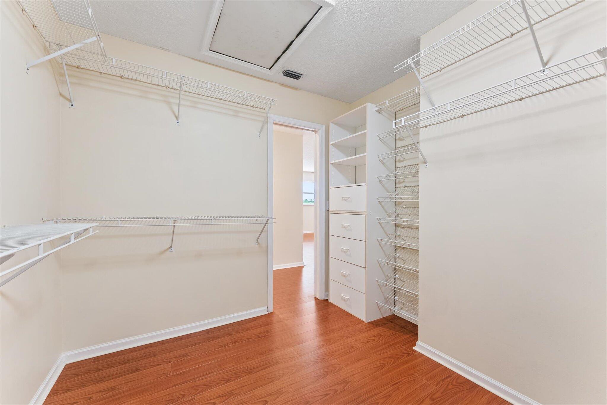 BOCA FALLS PAR Q - Residential Lease