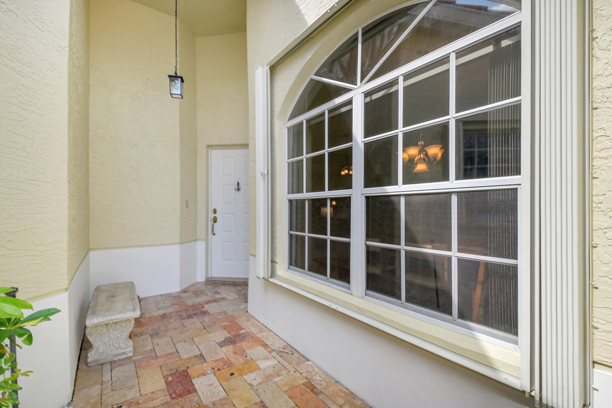 6132 Floral Lakes Drive