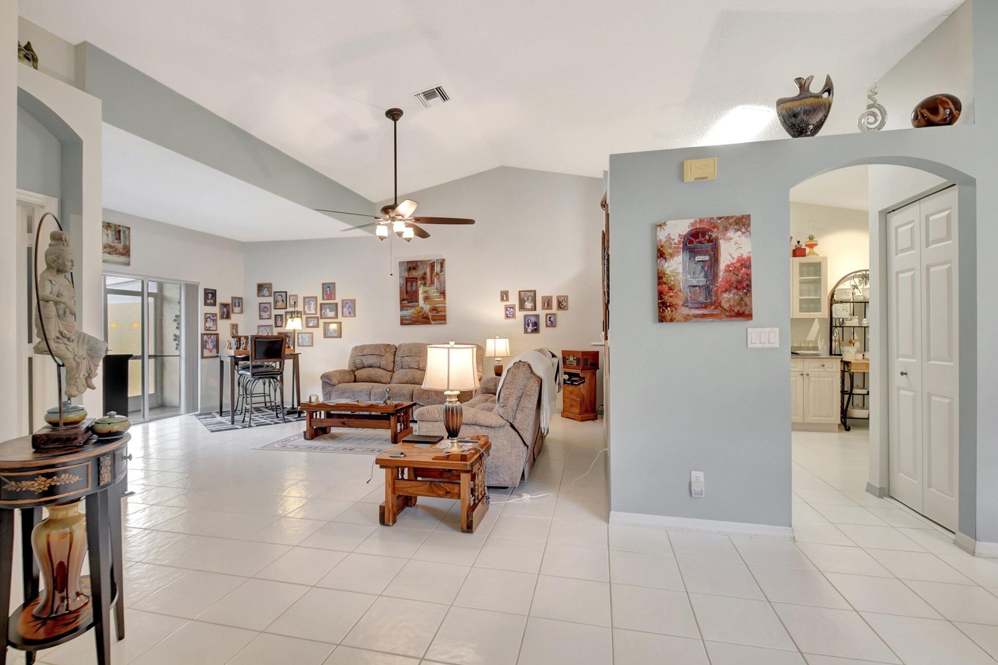 6132 Floral Lakes Drive
