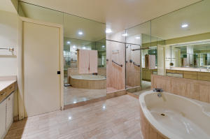 TRUMP PLAZA OF THE PALM B - Residential