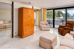 TRUMP PLAZA OF THE PALM B - Residential