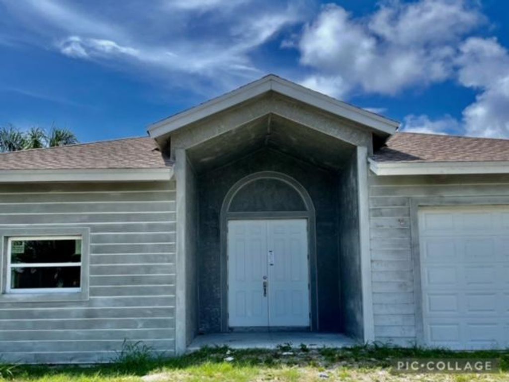 Photo of 8498 SE Begonia Way, Hobe Sound, FL 33455 (MLS # R10721965)