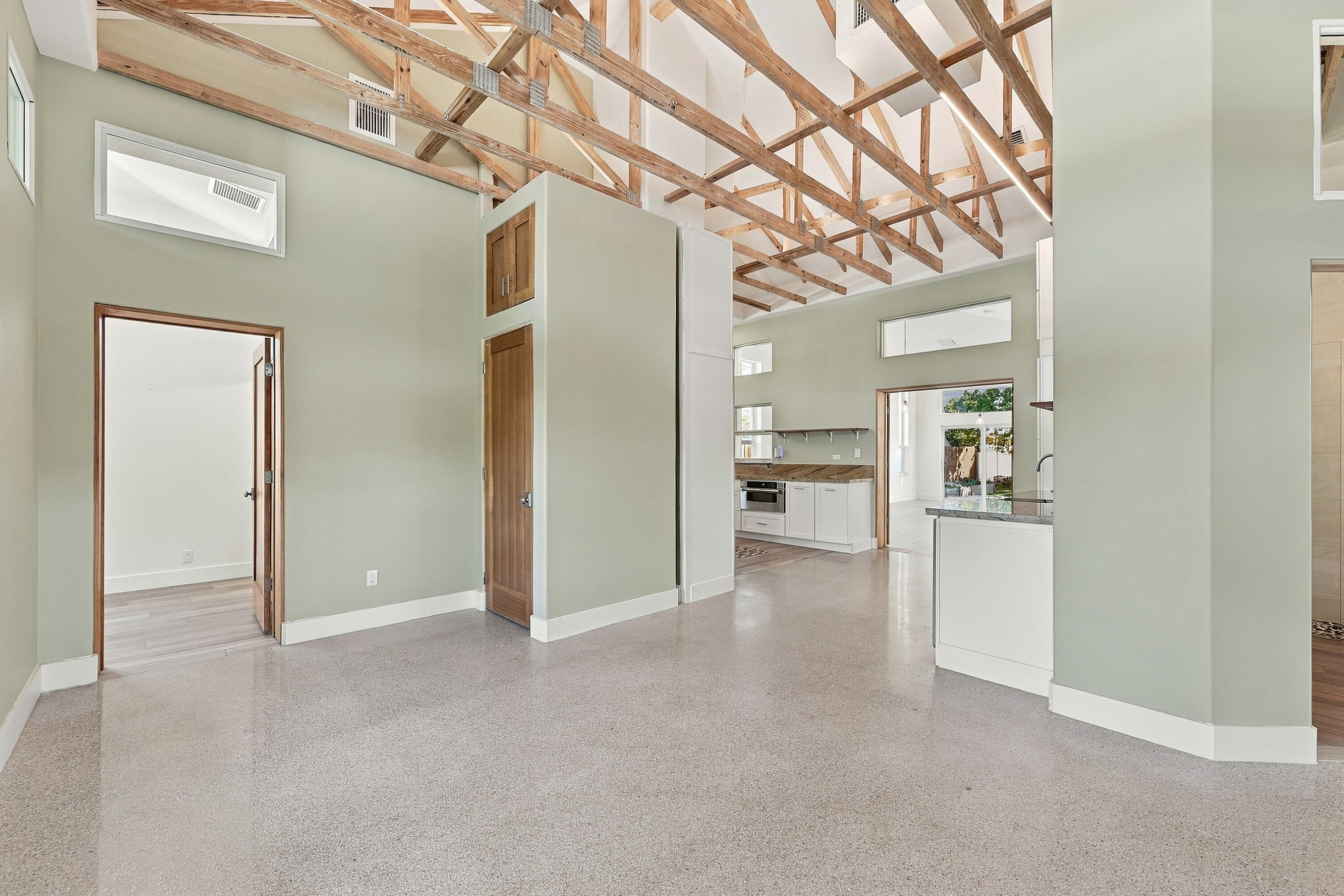 408 NE 23RD Avenue