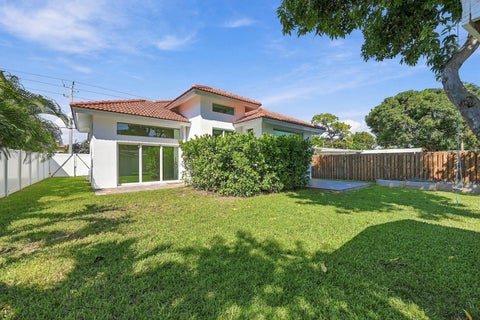 Tiny photo for 408 NE 23RD Avenue, Pompano Beach, FL 33062 (MLS # B26086027)