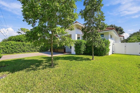 Tiny photo for 408 NE 23RD Avenue, Pompano Beach, FL 33062 (MLS # B26086027)
