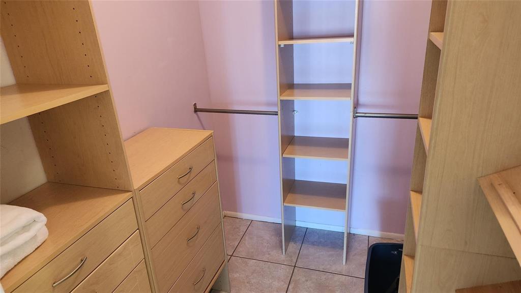 PARLIAMENT HOUSE CONDO - Residential Lease