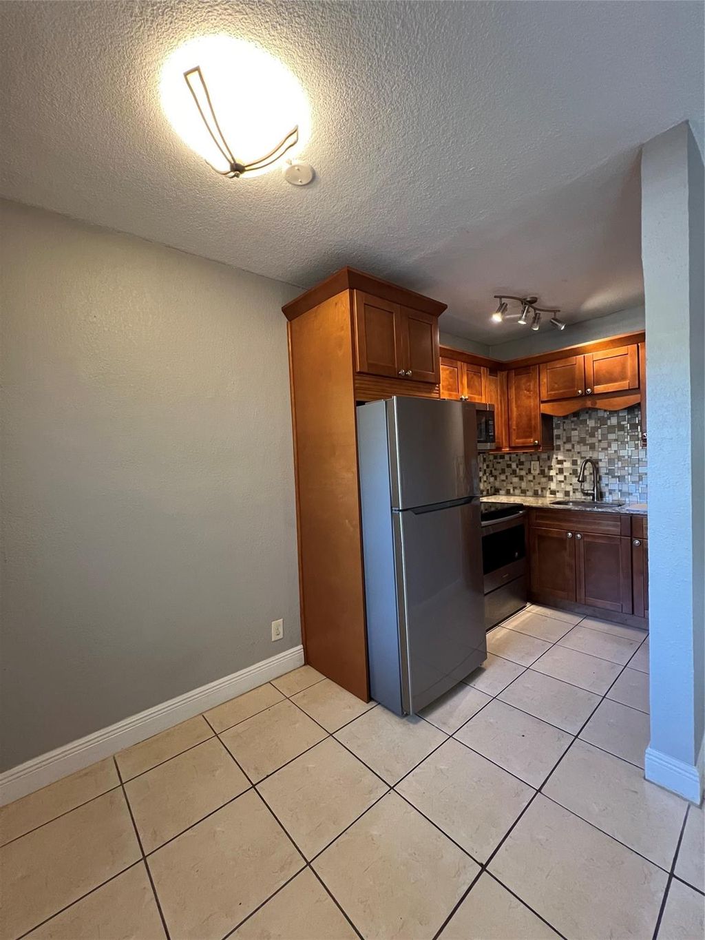 Photo of 2018 NE 17th Court #11, Fort Lauderdale, FL 33305 (MLS # F10495352)