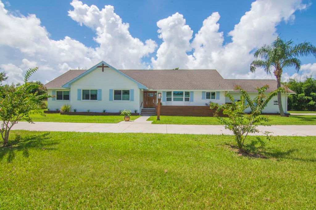 Photo of 3675 66th Avenue, Vero Beach, FL 32966 (MLS # R11162499)