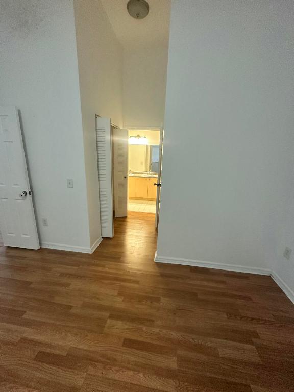 220 Crestwood Circle 106