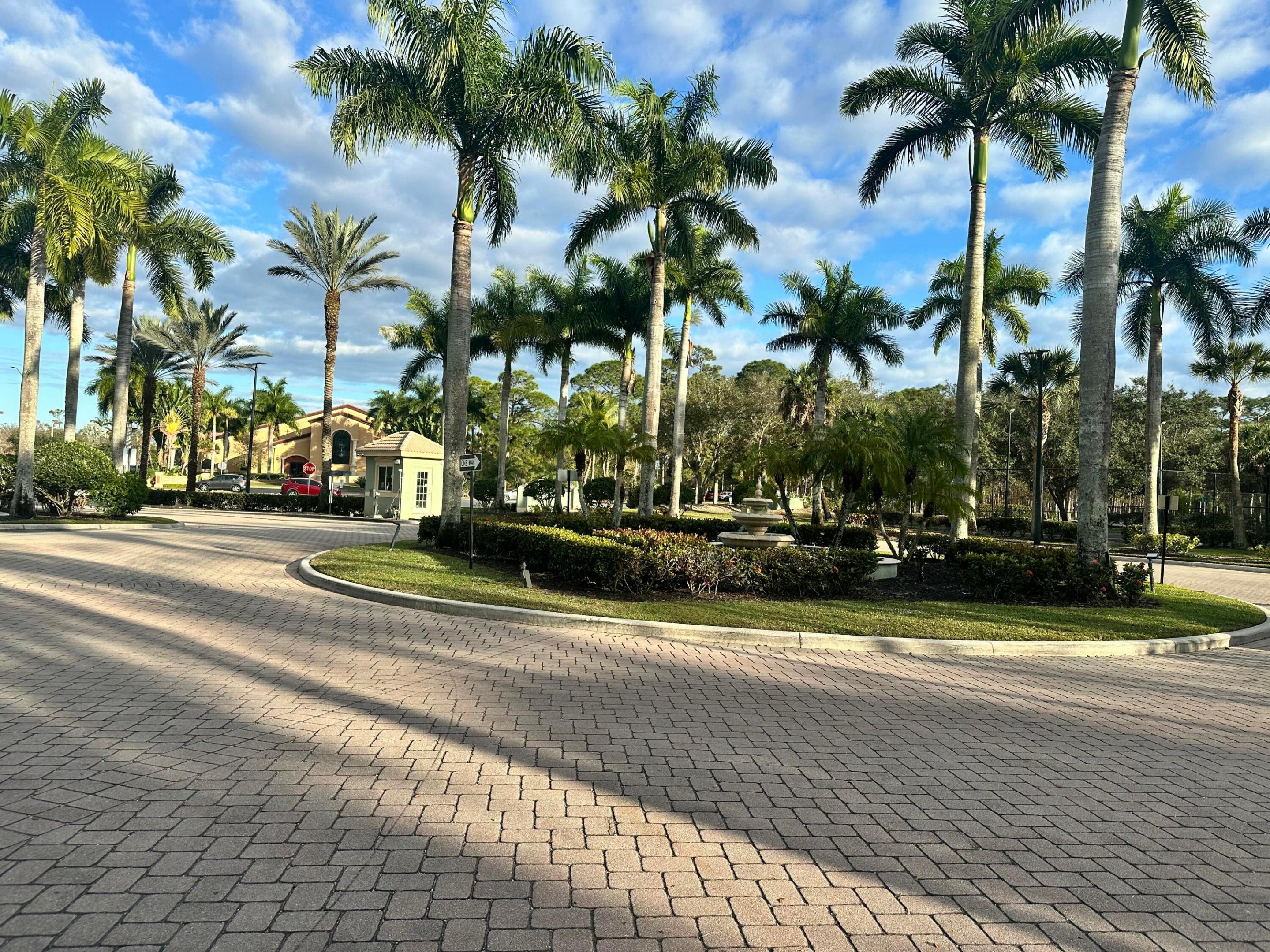 KENSINGTON OF ROYAL PALM BEACH CONDOI - Residential Lease