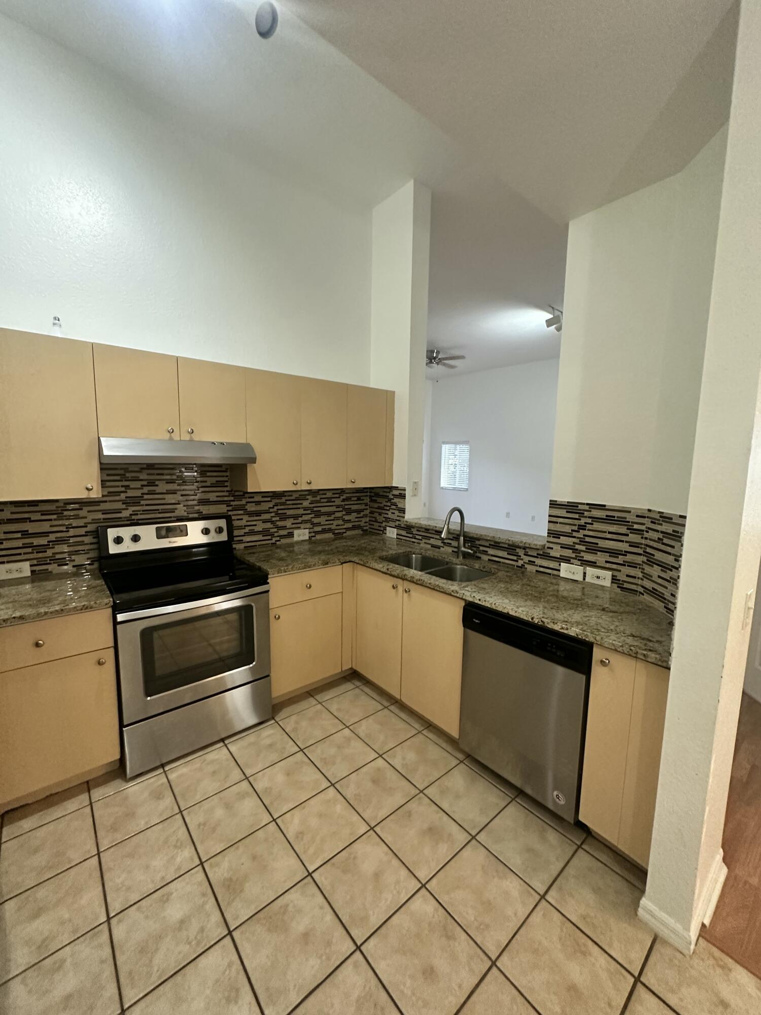 KENSINGTON OF ROYAL PALM BEACH CONDOI - Residential Lease