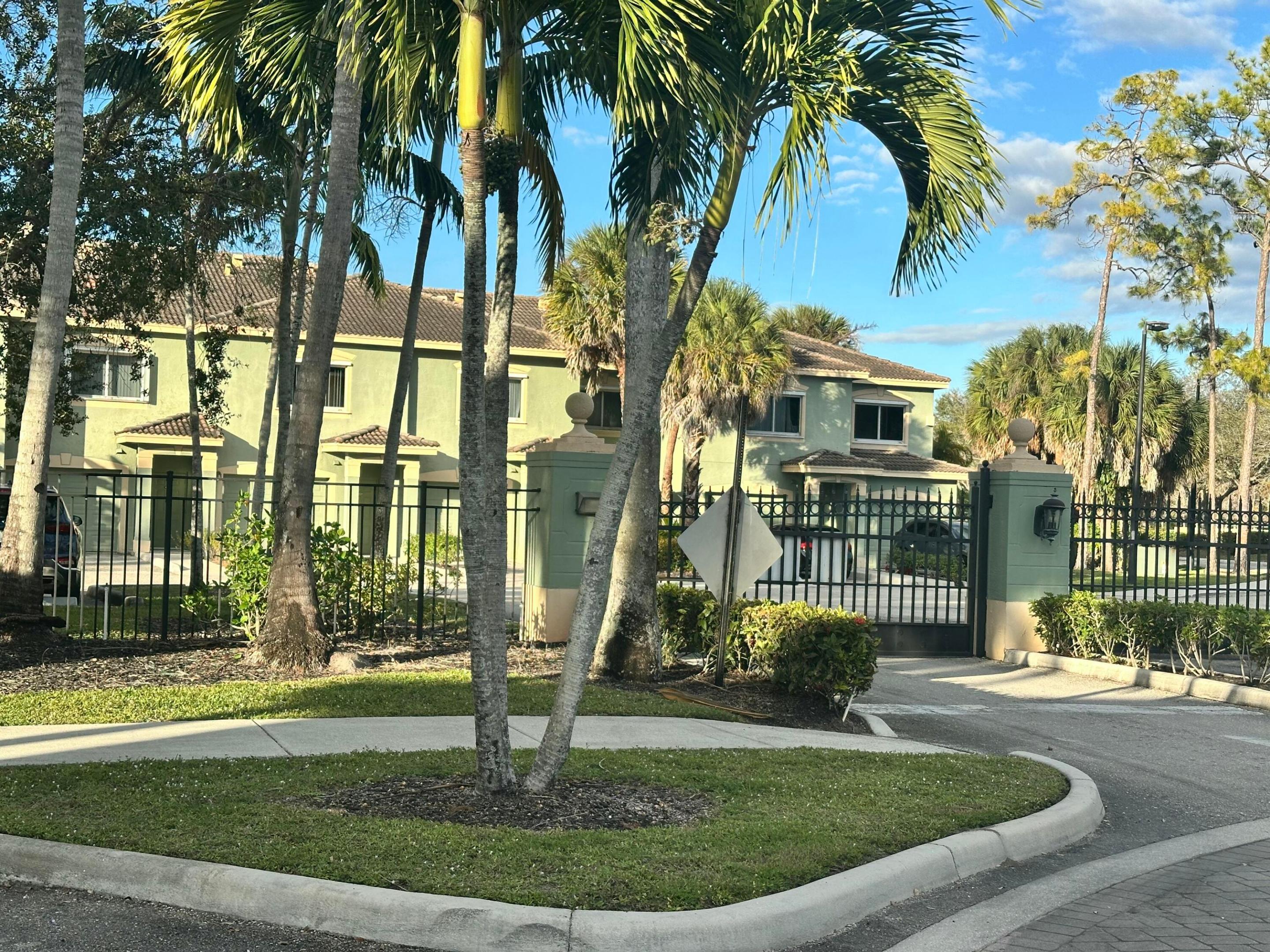 KENSINGTON OF ROYAL PALM BEACH CONDOI - Residential Lease