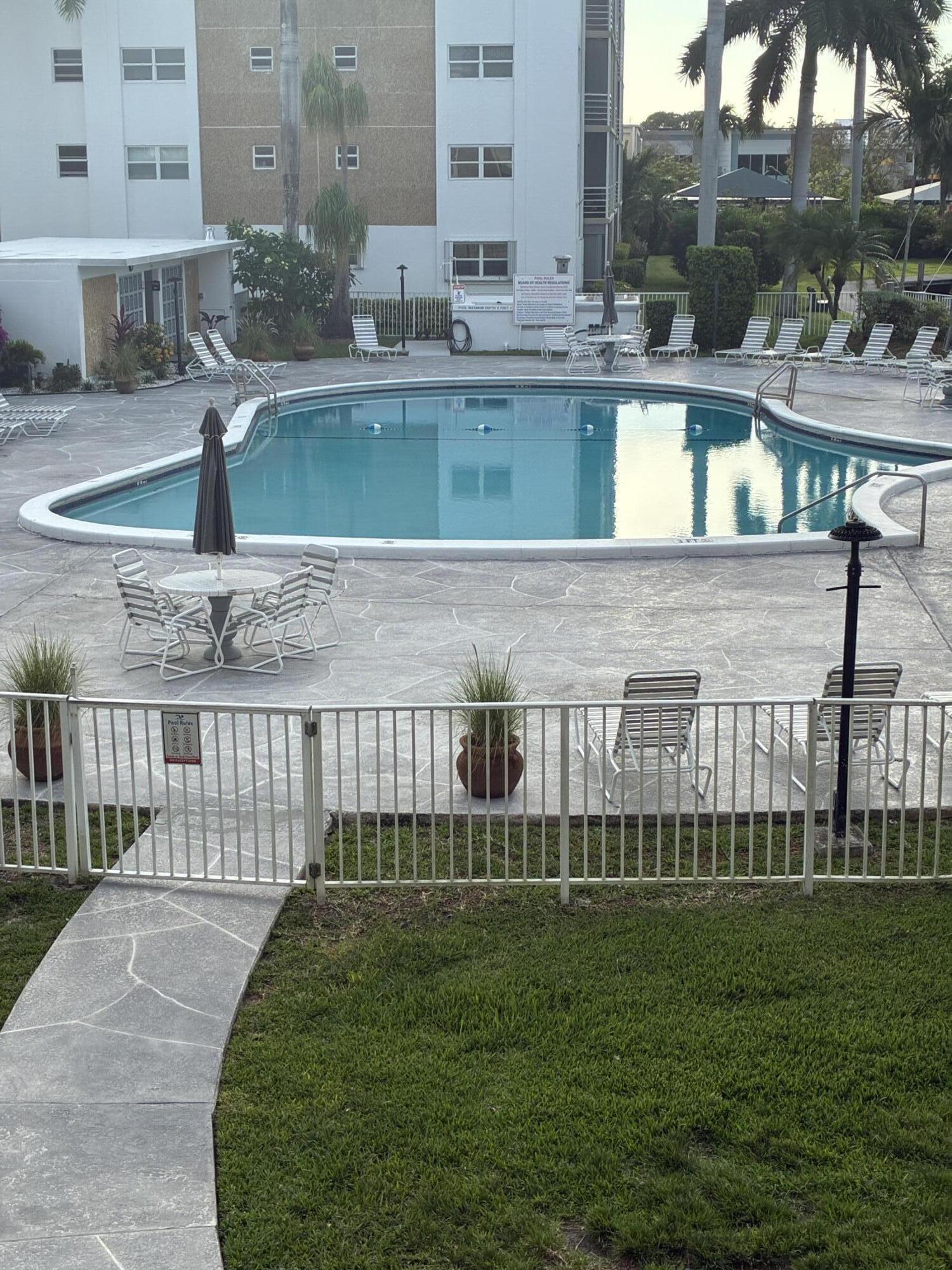 RIVER SHORES CONDO - Residential