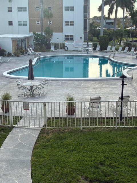Tiny photo for 3020 NE 16th Avenue #102, Oakland Park, FL 33334 (MLS # B26024666)