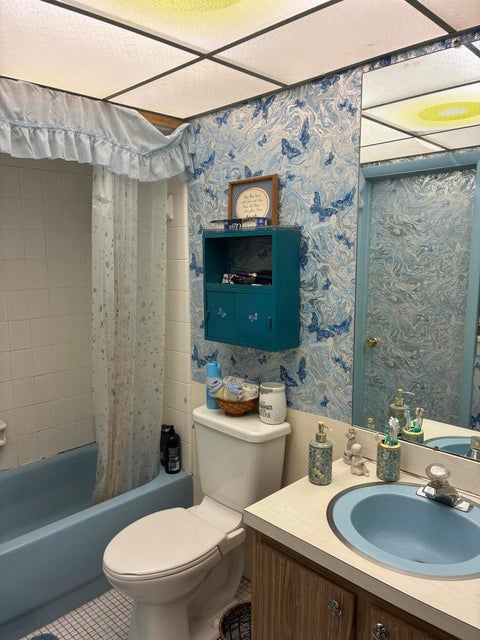 Tiny photo for 3020 NE 16th Avenue #102, Oakland Park, FL 33334 (MLS # B26024666)