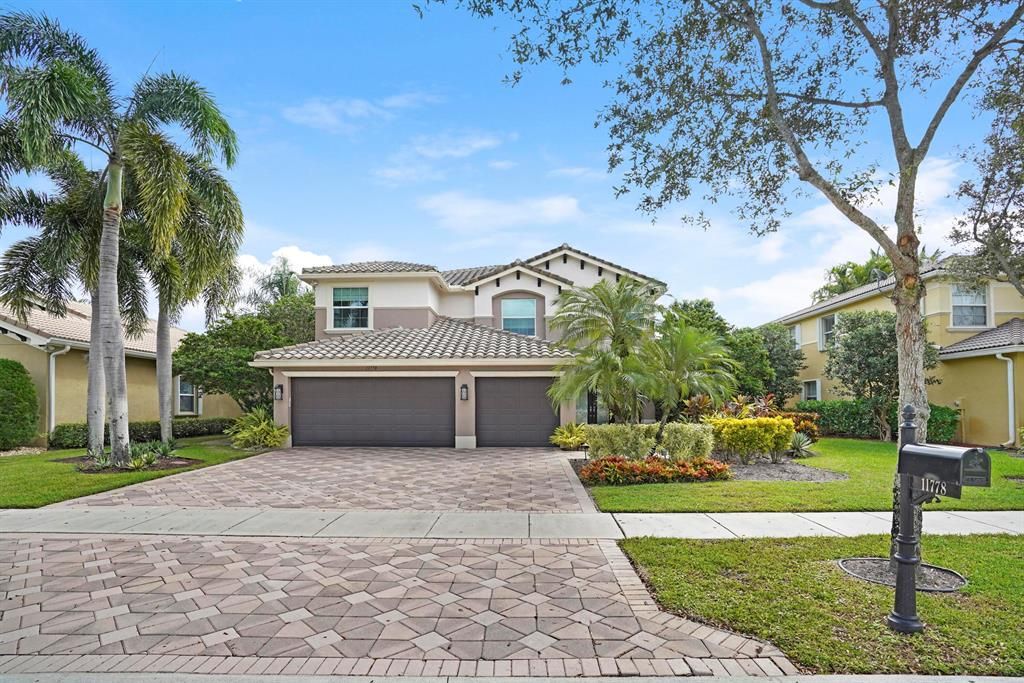Photo of 11778 Foxbriar Lake Trail, Boynton Beach, FL 33473 (MLS # R10748873)