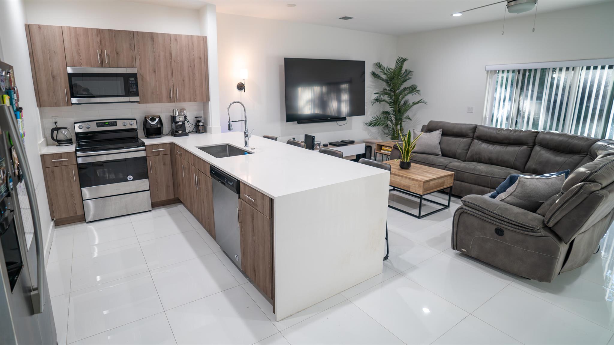 BAHIA DELRAY TOWNHOMES CONDO - Residential Lease