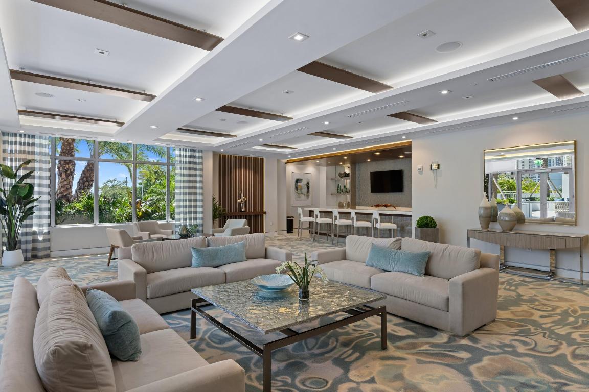 5000 NORTH OCEAN - Residential