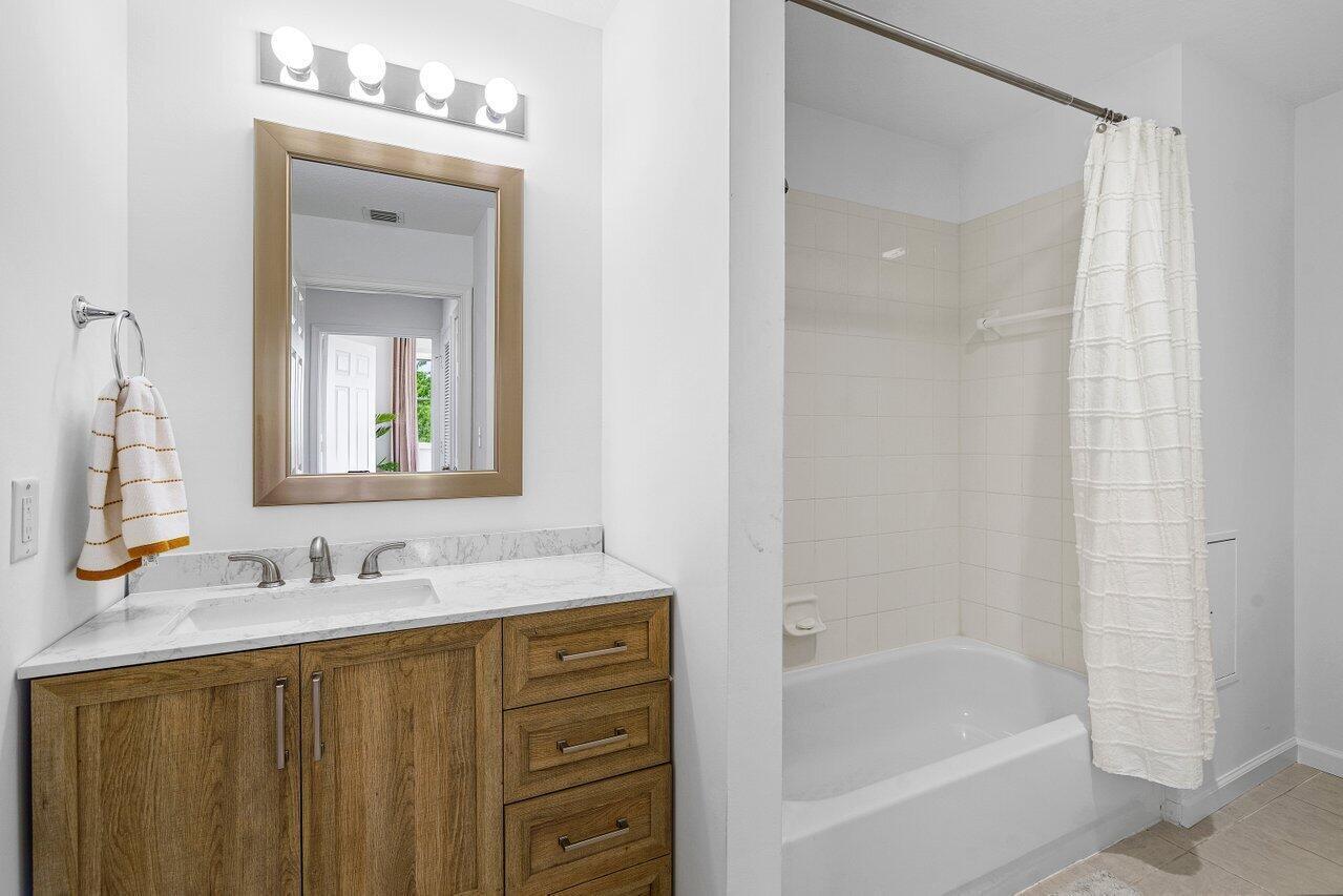 VILLAGE AT ABACOA CONDO - Residential