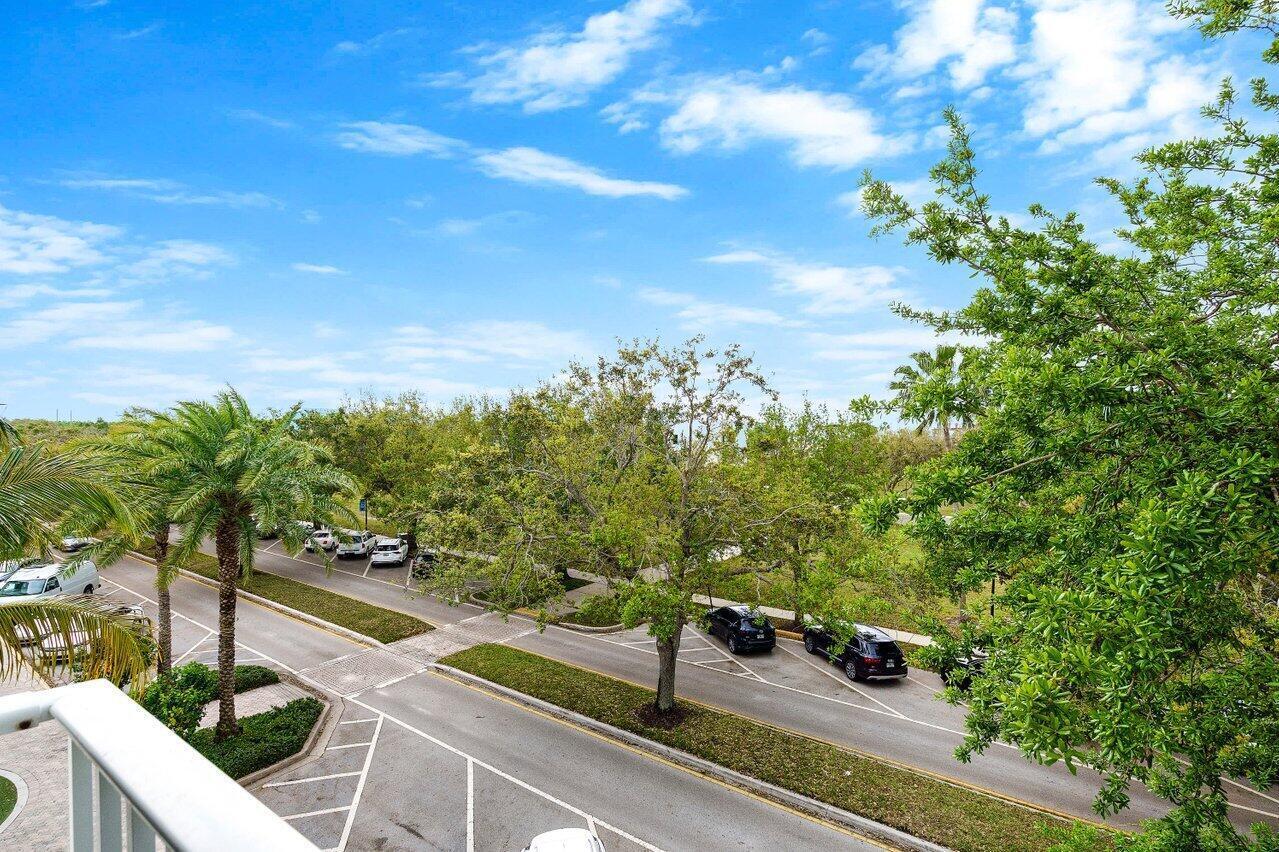 VILLAGE AT ABACOA CONDO - Residential