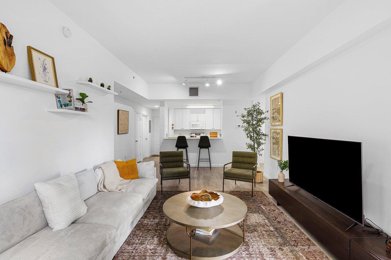 1209 Main Street 302