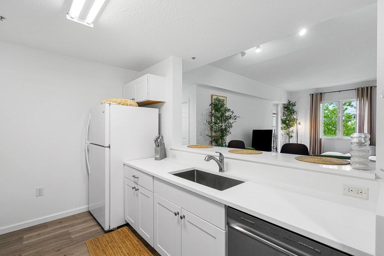 VILLAGE AT ABACOA CONDO - Residential