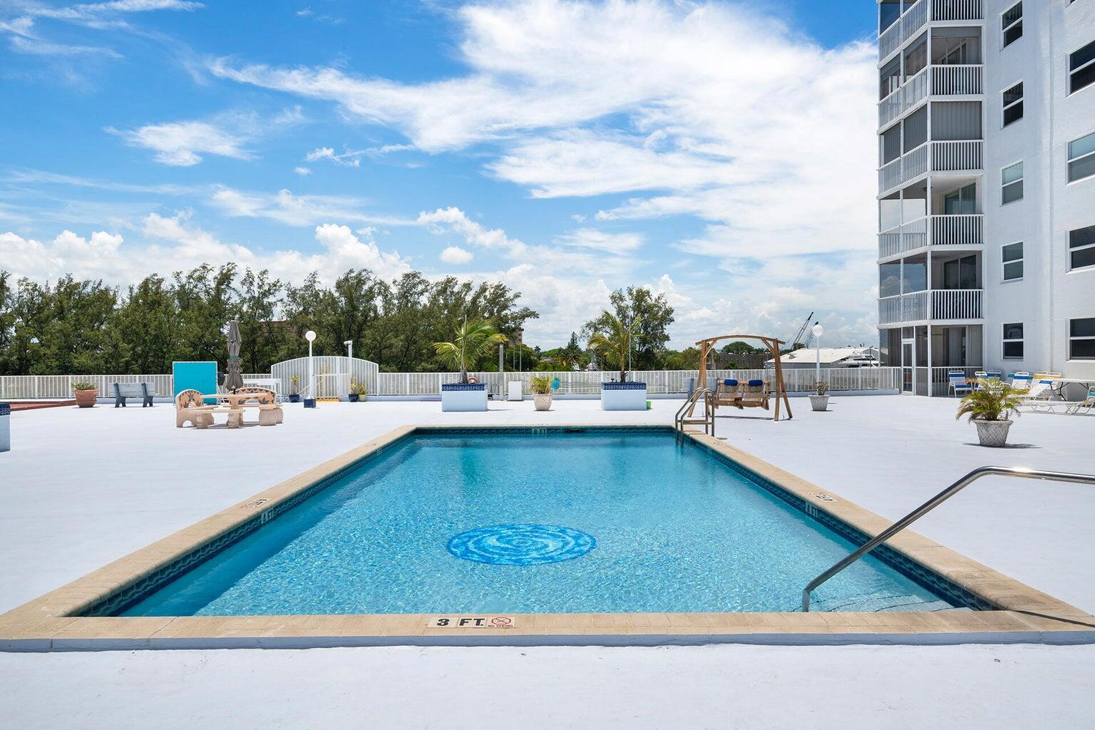 INTRACOASTAL TOWER - Residential