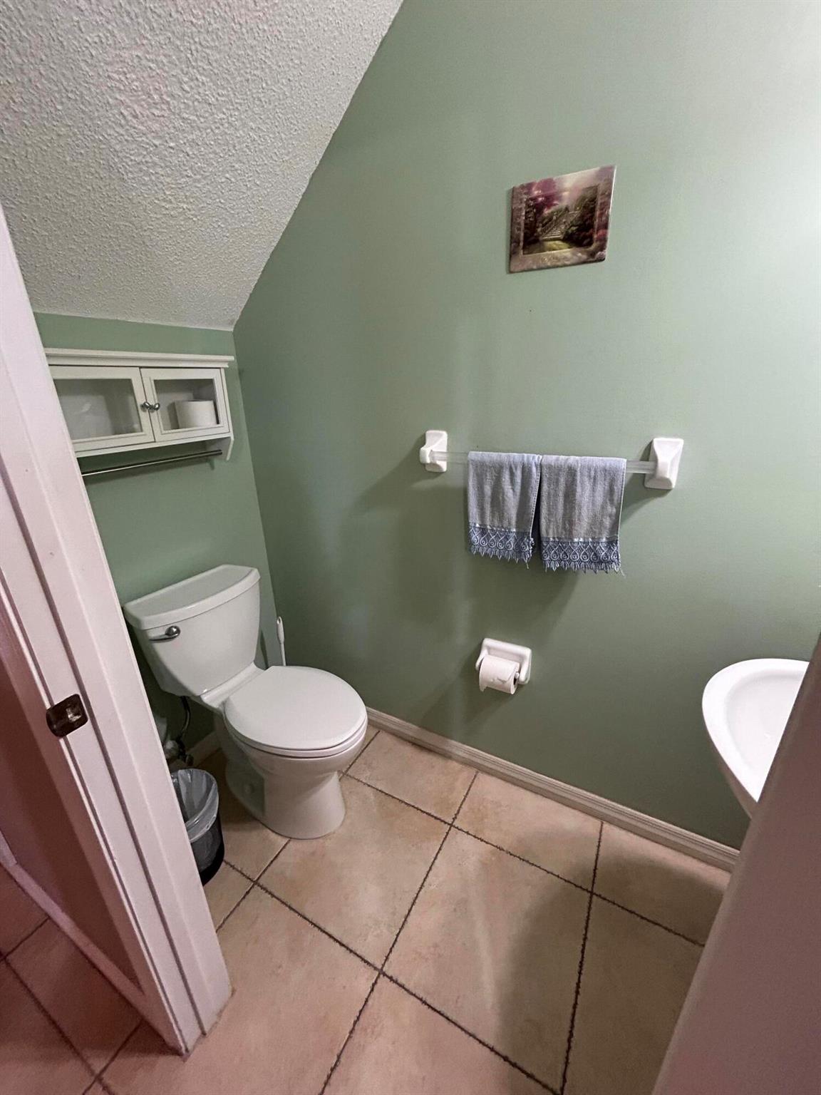 FIESTA CONDOMINIUMS INFAN - Residential Lease