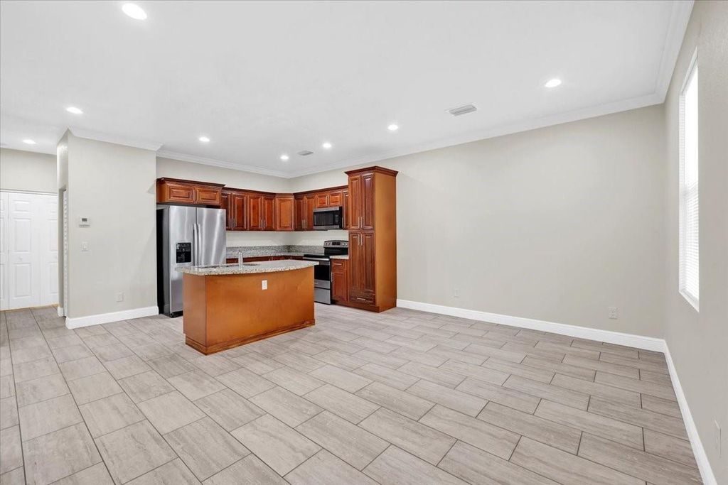 Photo of 306 N 18th Court #2, Fort Pierce, FL 34950 (MLS # F10482715)