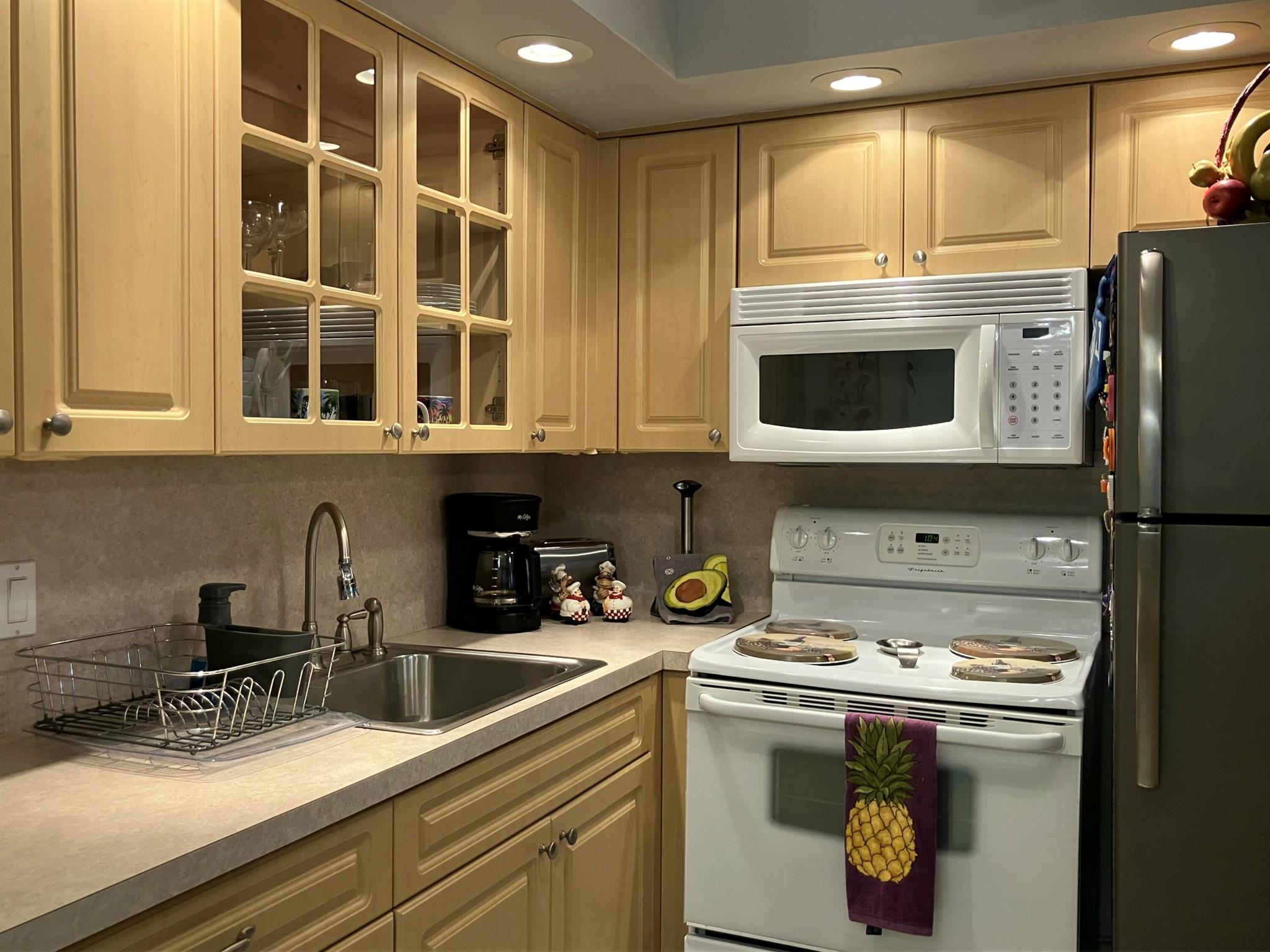 COME SEE THIS BEAUTIFUL 1 BEDROOM 1.5 BATH COMPLETELY FURNISHED APARTMENT IN A 55+ COMMUNITY. IT IS A LOCATED IN THE FIRST FLOOR WITH A HUGE ENCLOSED PATIO. THE COMMUNITY OFFERS FULL RESORT AMENITIES. CLOSE TO SHOPS, RESTAURANTS AND EXPRESSWAYS. COME AND ENJOY ALL OF SOUTH FLORIDA LIVING IN THIS BEAUTIFUL APARTMENT.