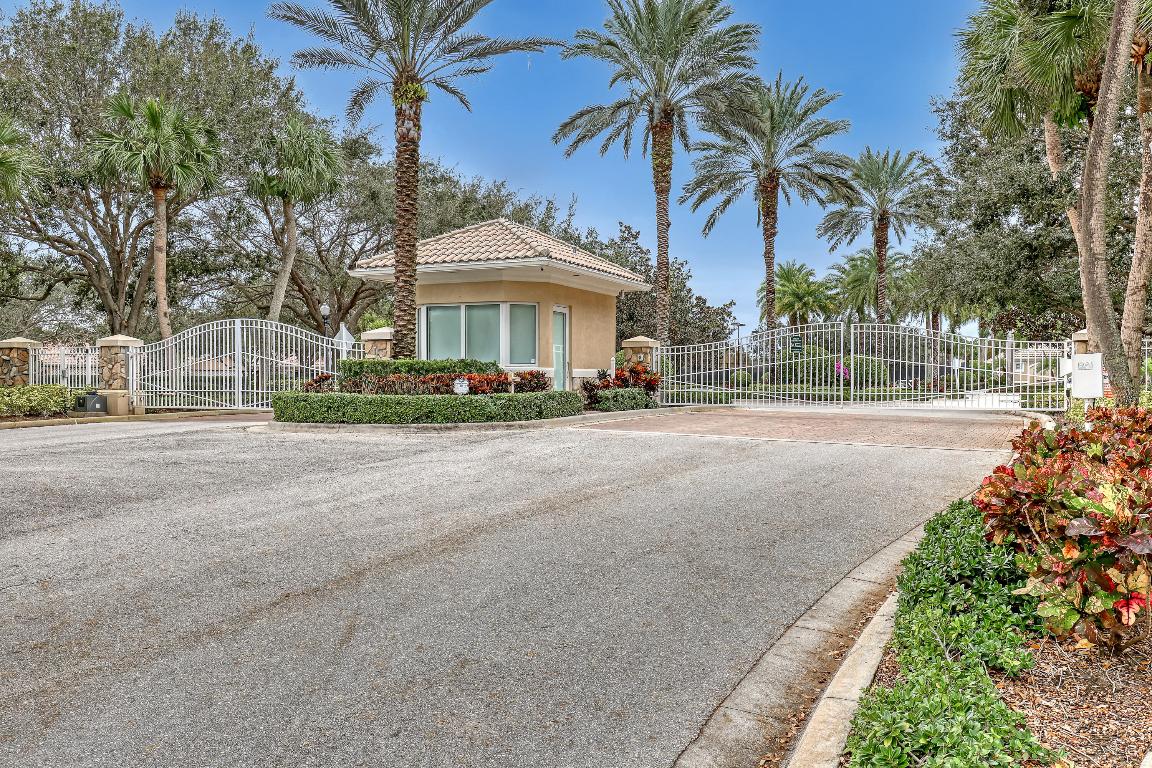 5011 Magnolia Bay Circle