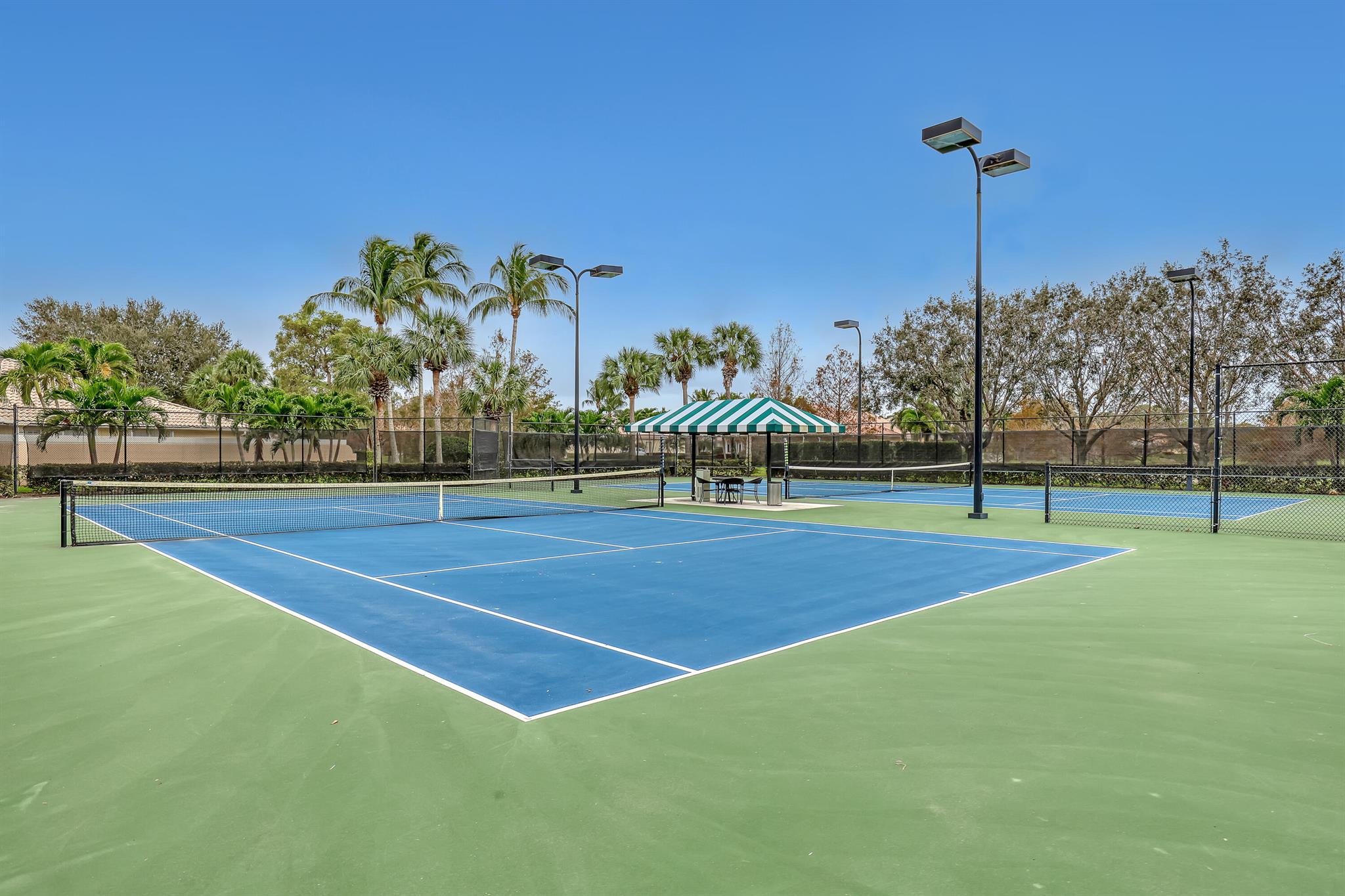 MAGNOLIA BAY - Residential