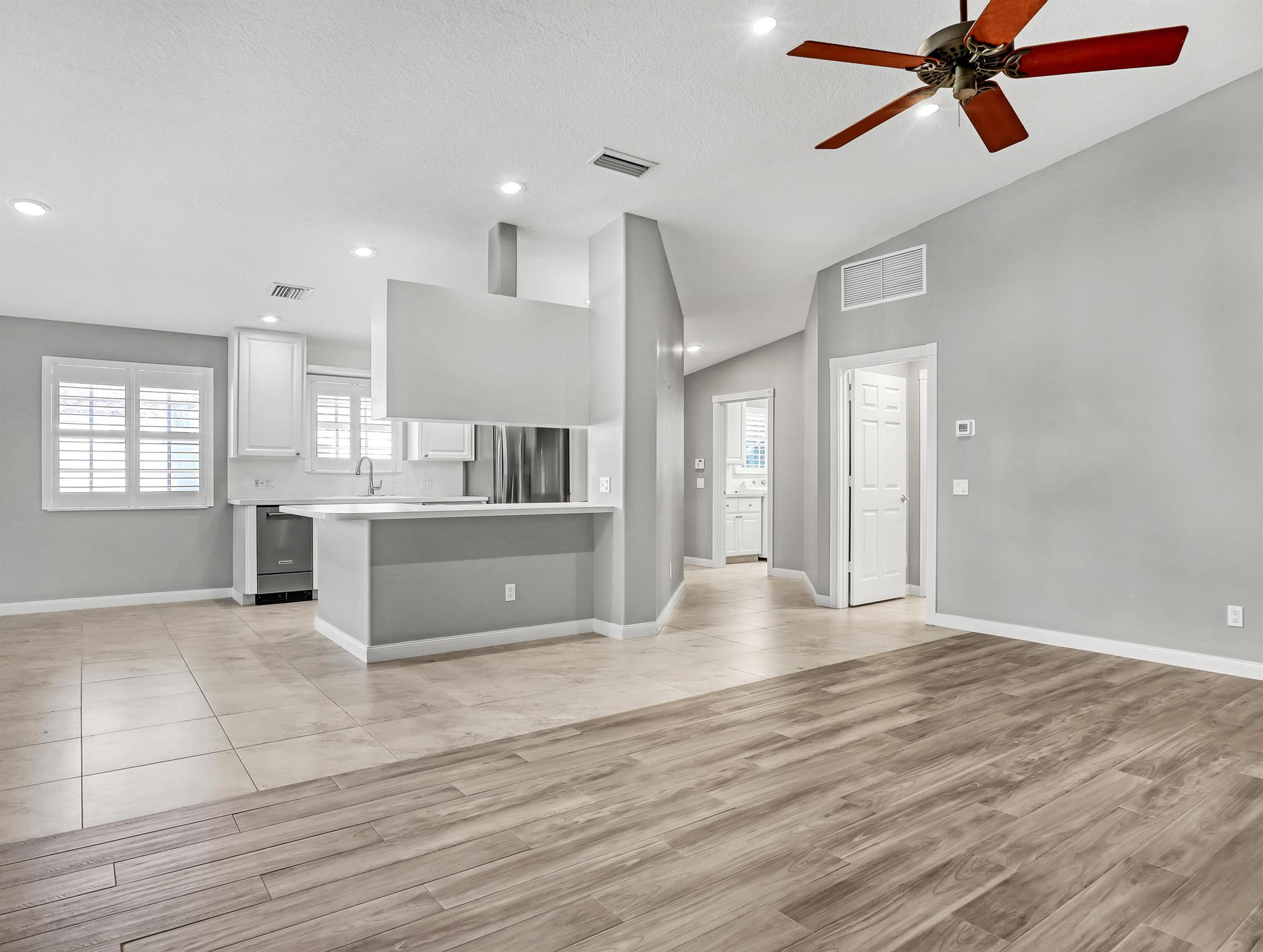 MAGNOLIA BAY - Residential