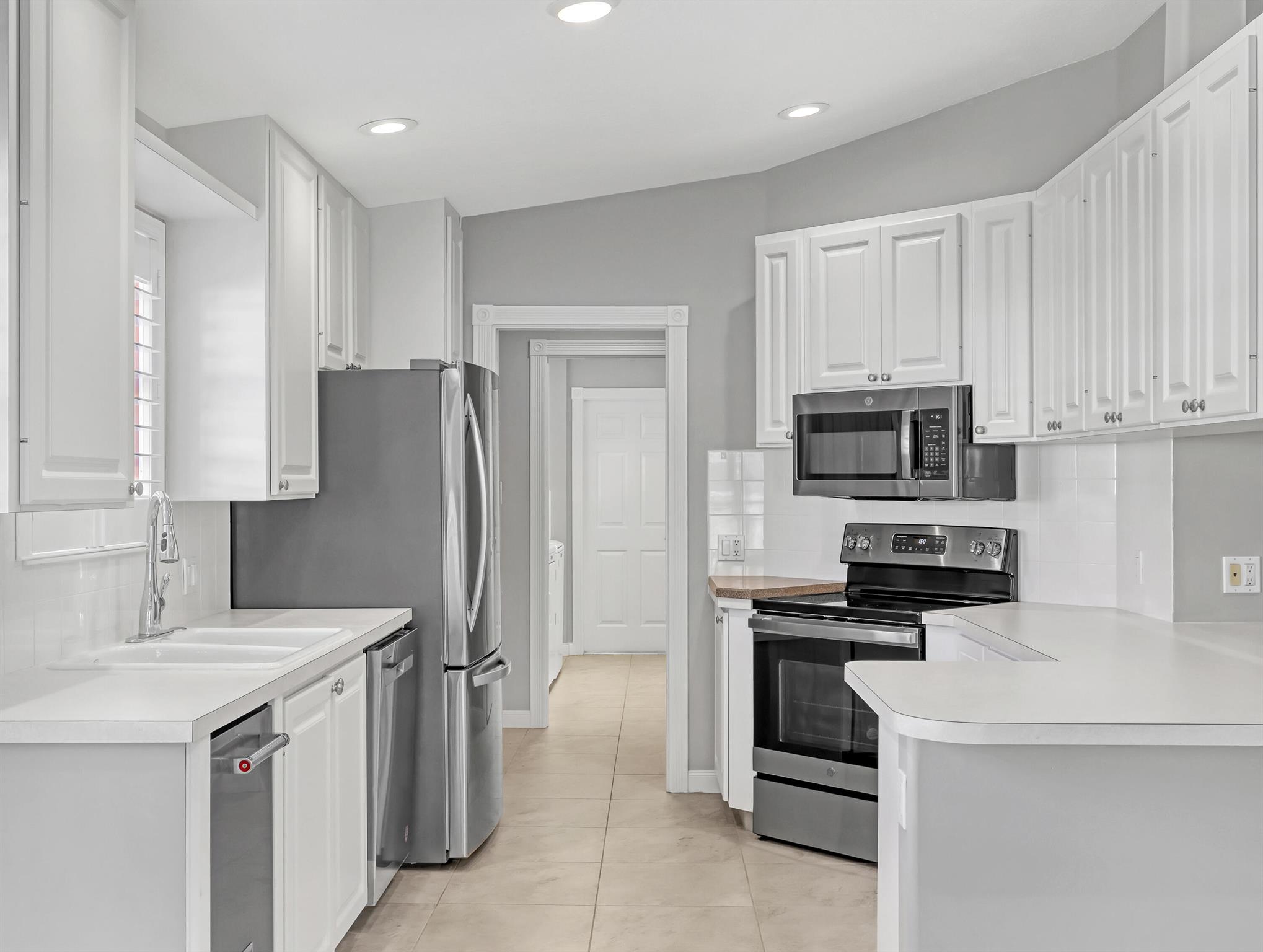 MAGNOLIA BAY - Residential