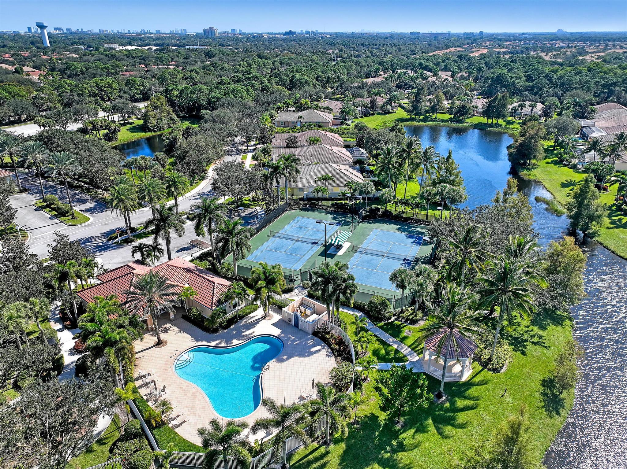 MAGNOLIA BAY - Residential