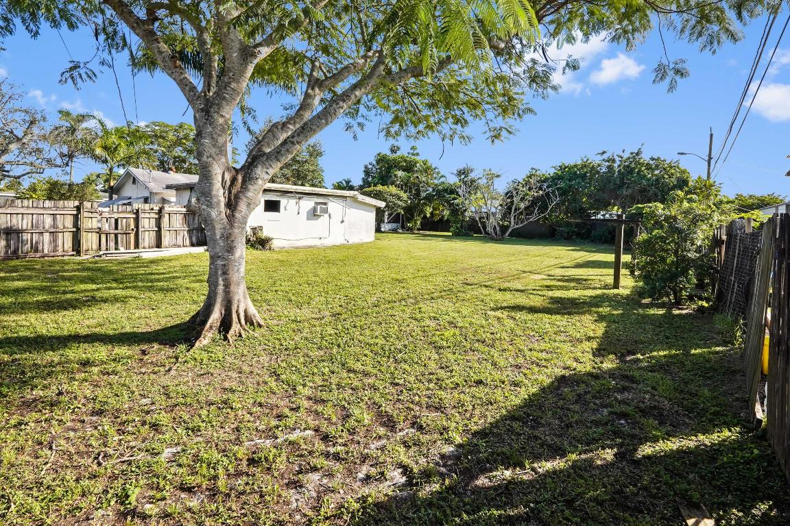 LAKEWOOD GARDENS - Residential