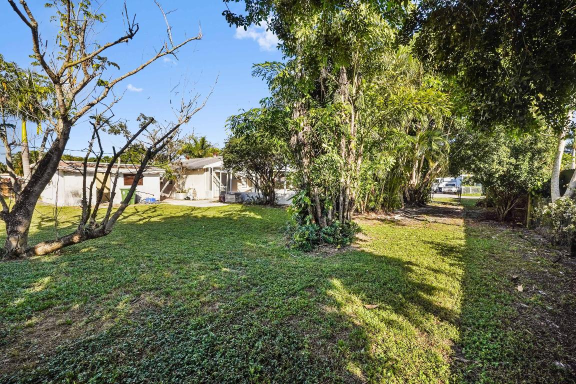 LAKEWOOD GARDENS - Residential