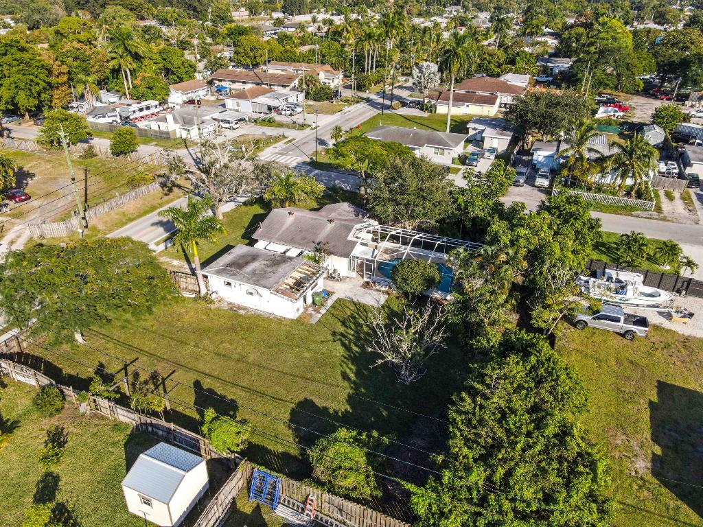 LAKEWOOD GARDENS - Residential