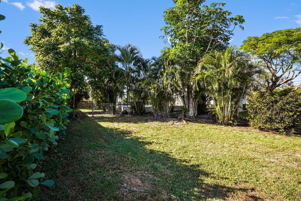 LAKEWOOD GARDENS - Residential