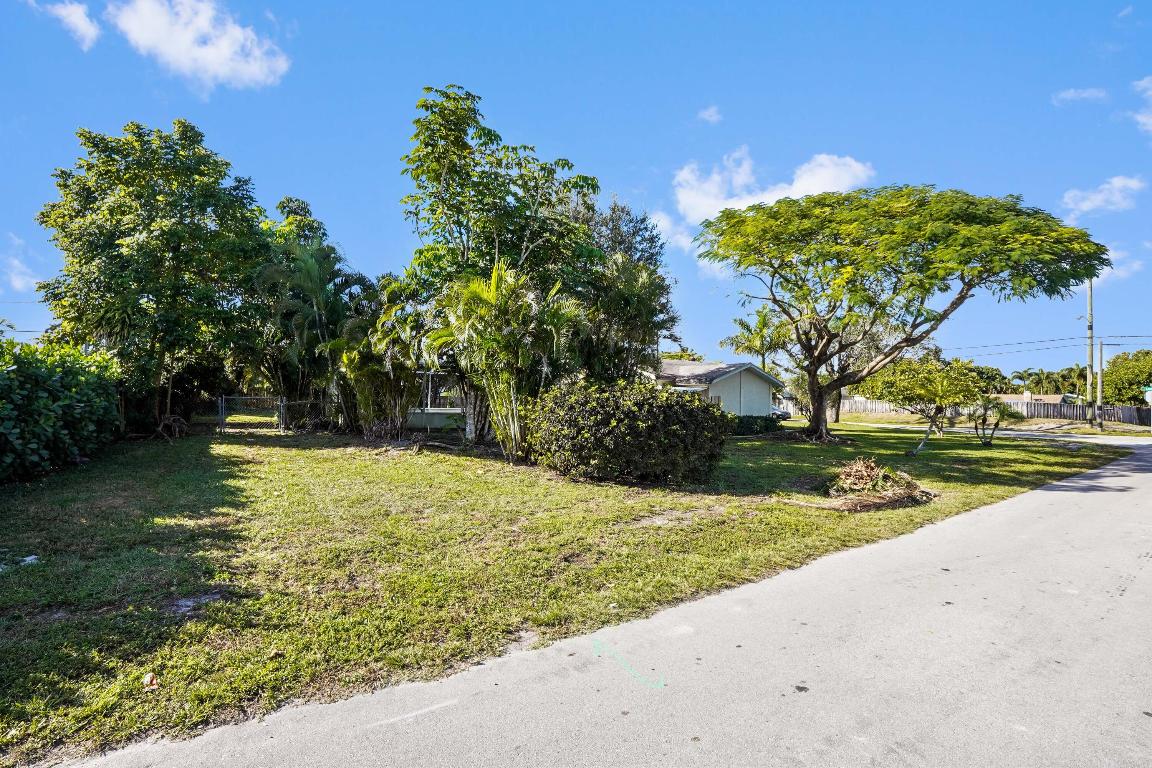 LAKEWOOD GARDENS - Residential