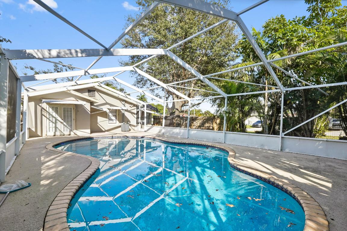 LAKEWOOD GARDENS - Residential