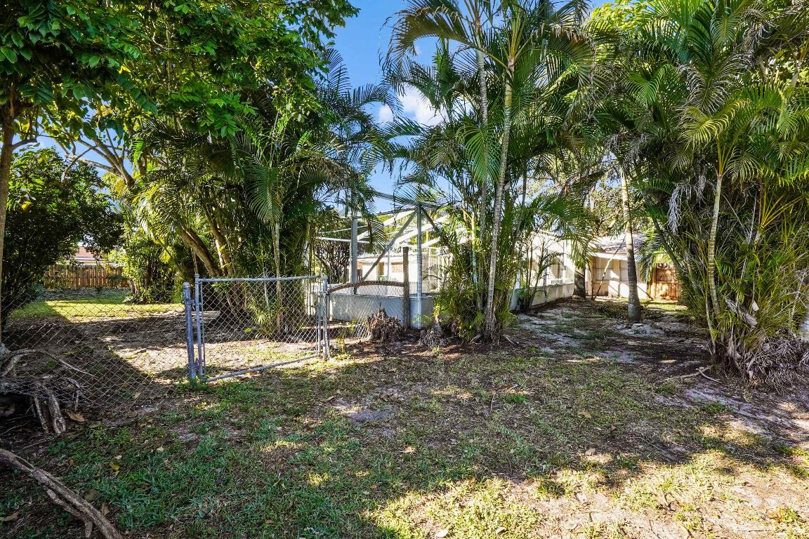 LAKEWOOD GARDENS - Residential