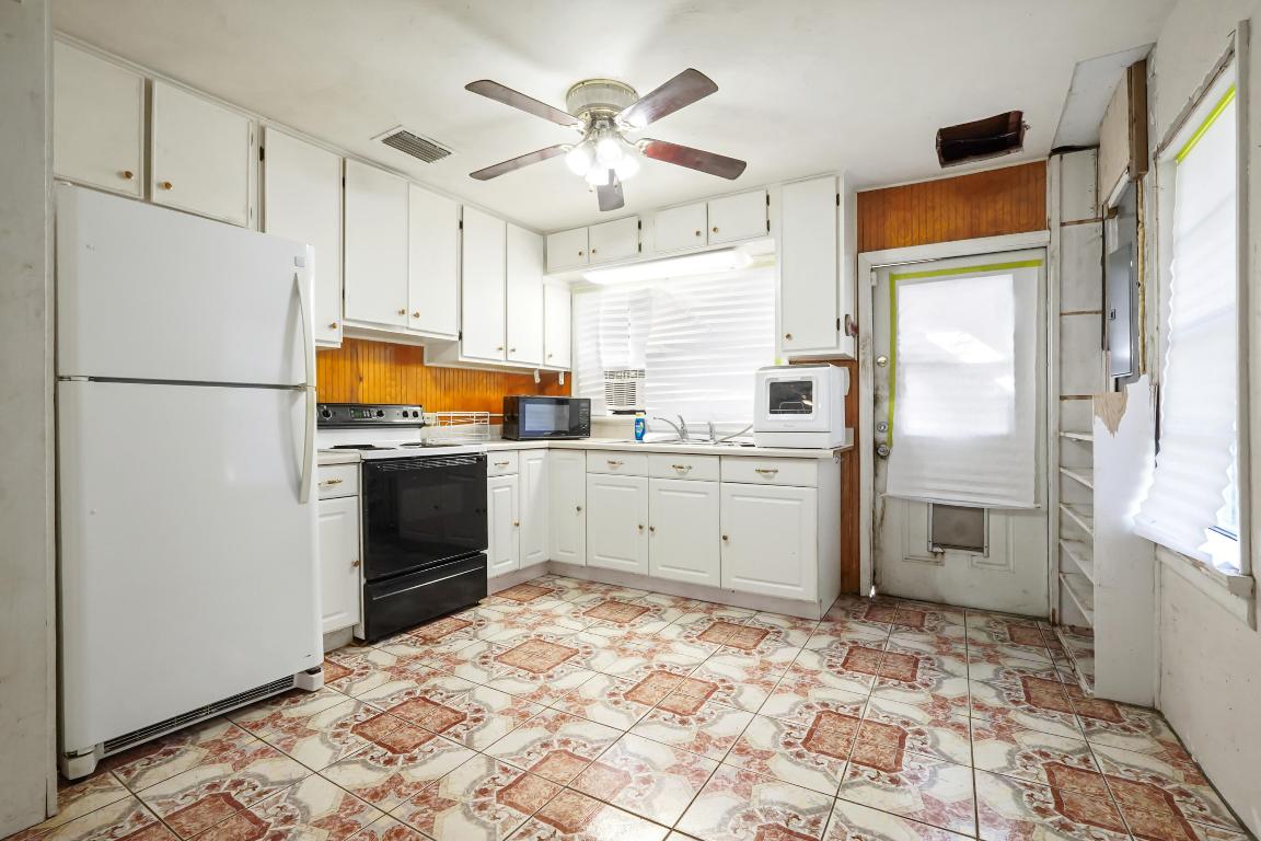 LAKEWOOD GARDENS - Residential