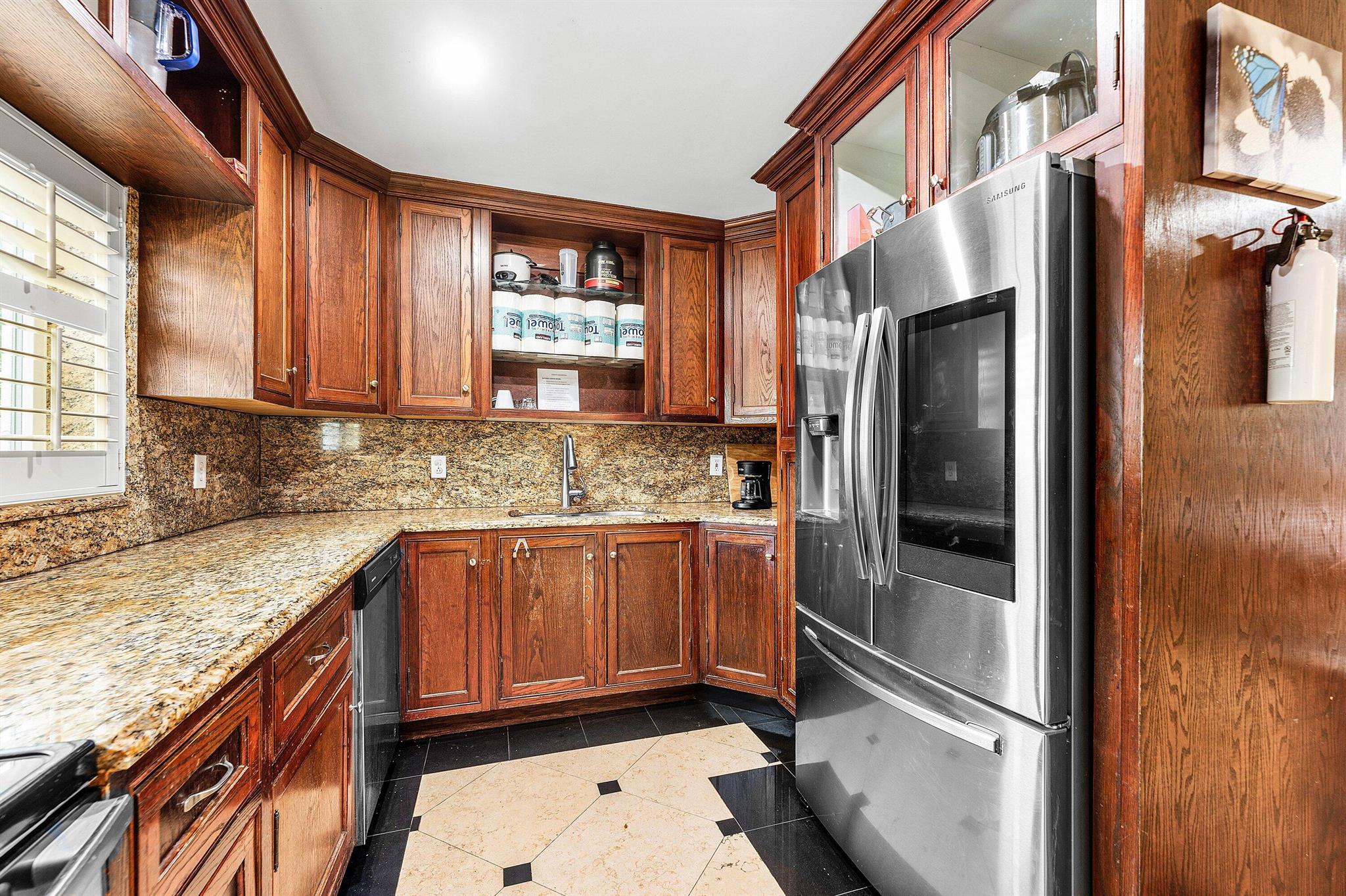 S/D 28-45-43 - Residential