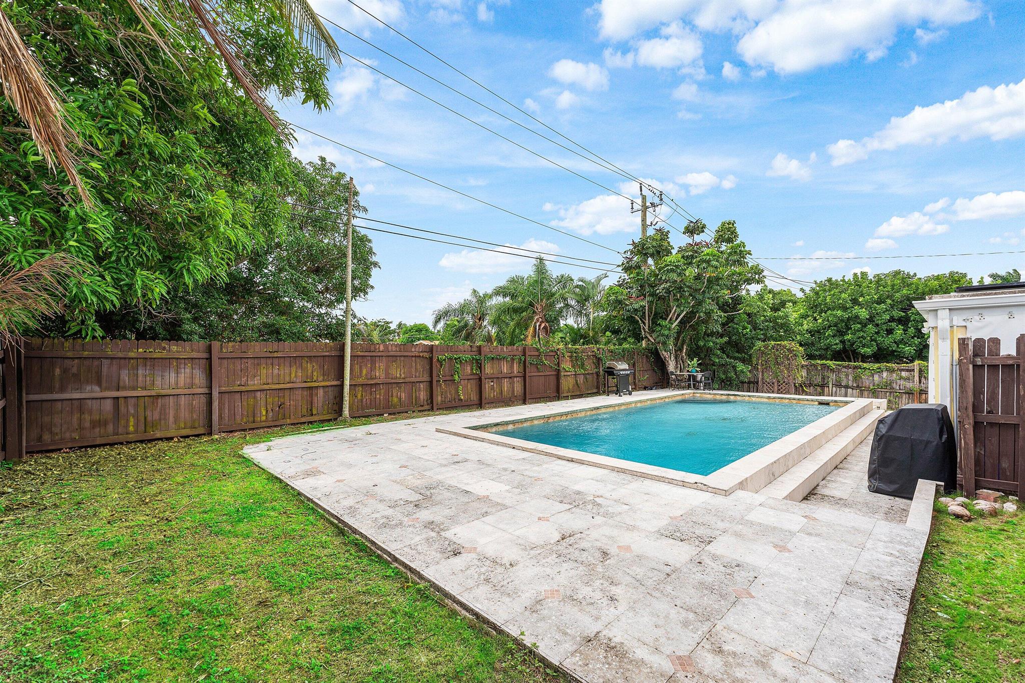 S/D 28-45-43 - Residential