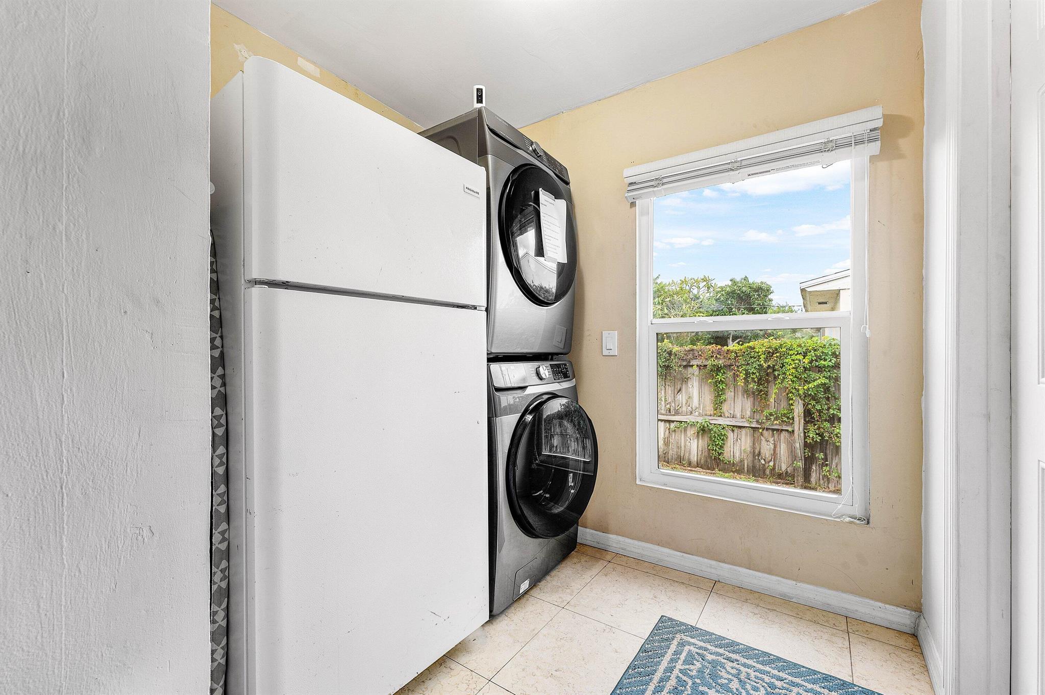 S/D 28-45-43 - Residential