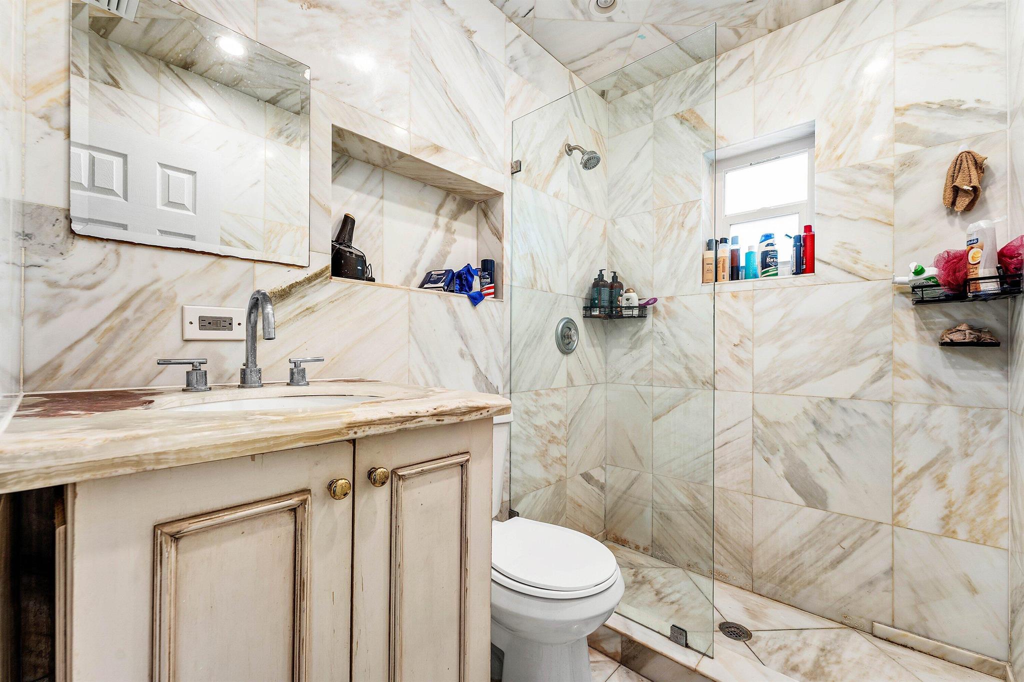 S/D 28-45-43 - Residential