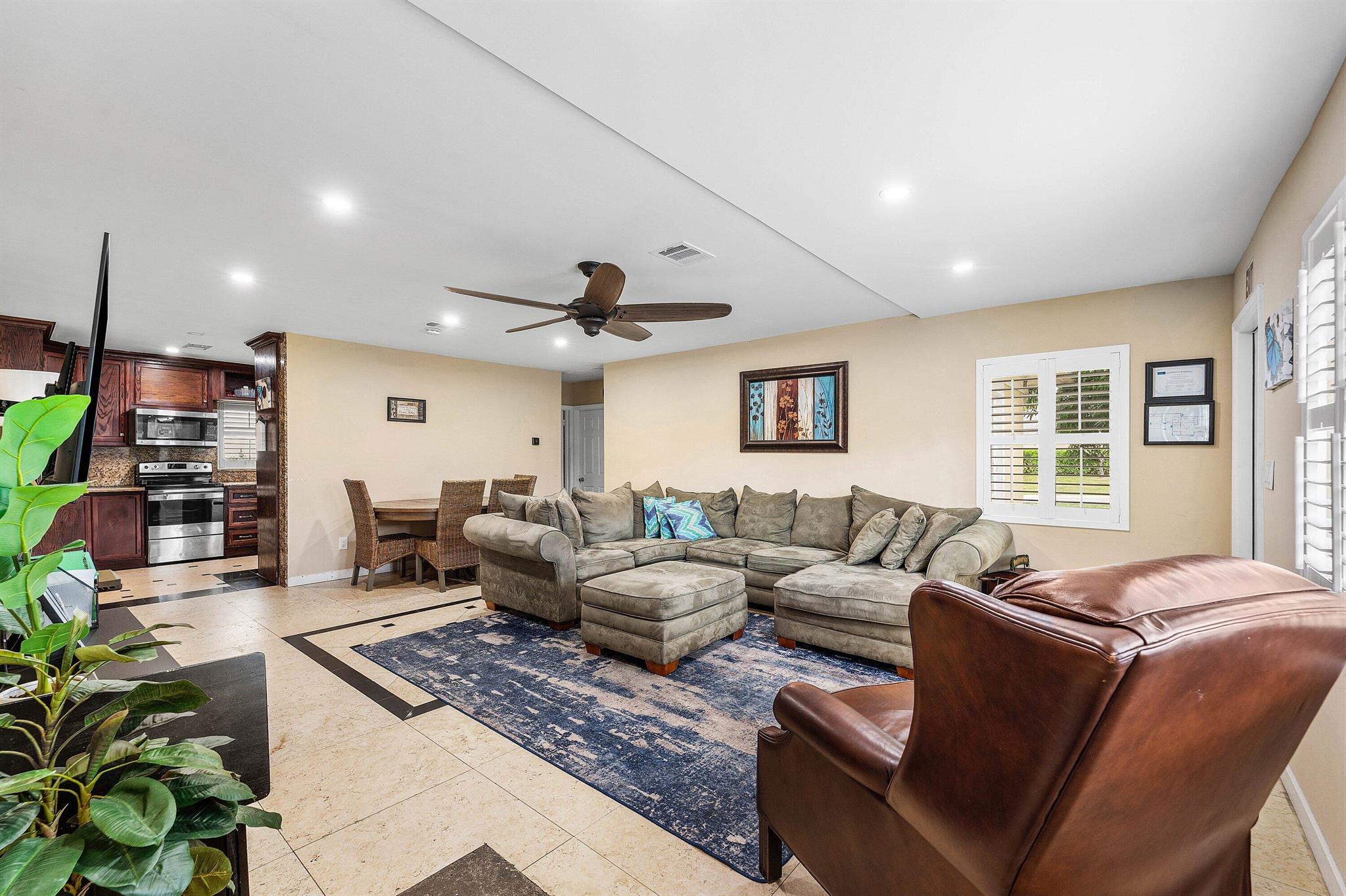 S/D 28-45-43 - Residential