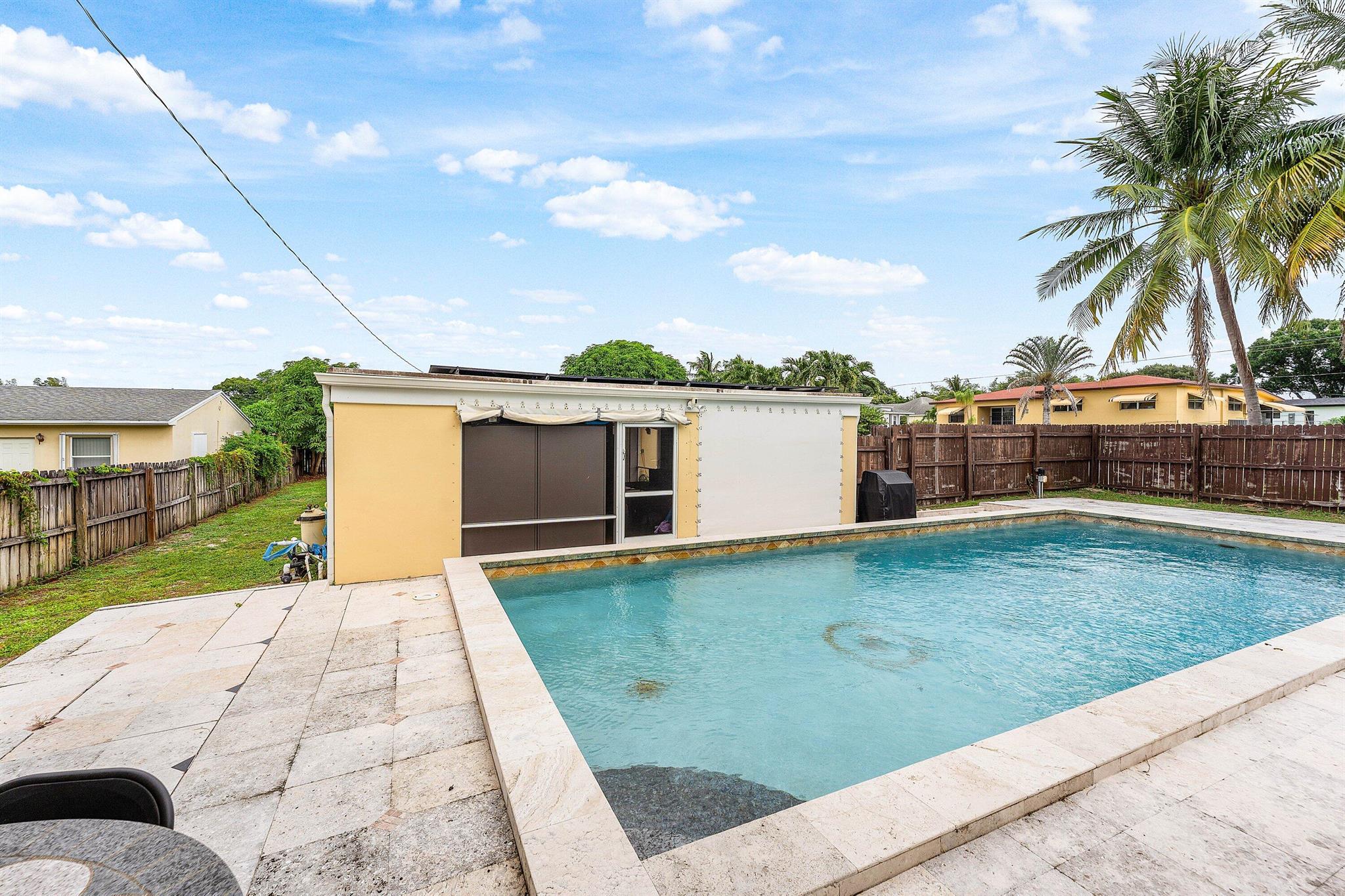 S/D 28-45-43 - Residential